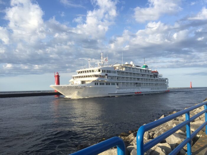 Cruise Ship Returns to Muskegon this Weekend