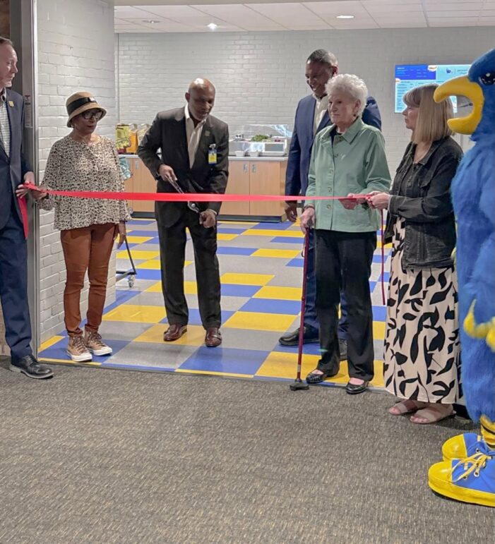 New Jayhawk Cafe Opens